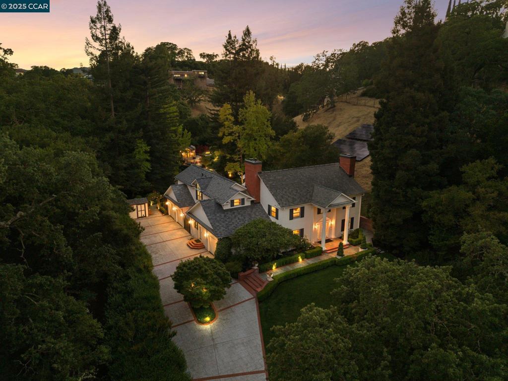 32 Kensington Ct