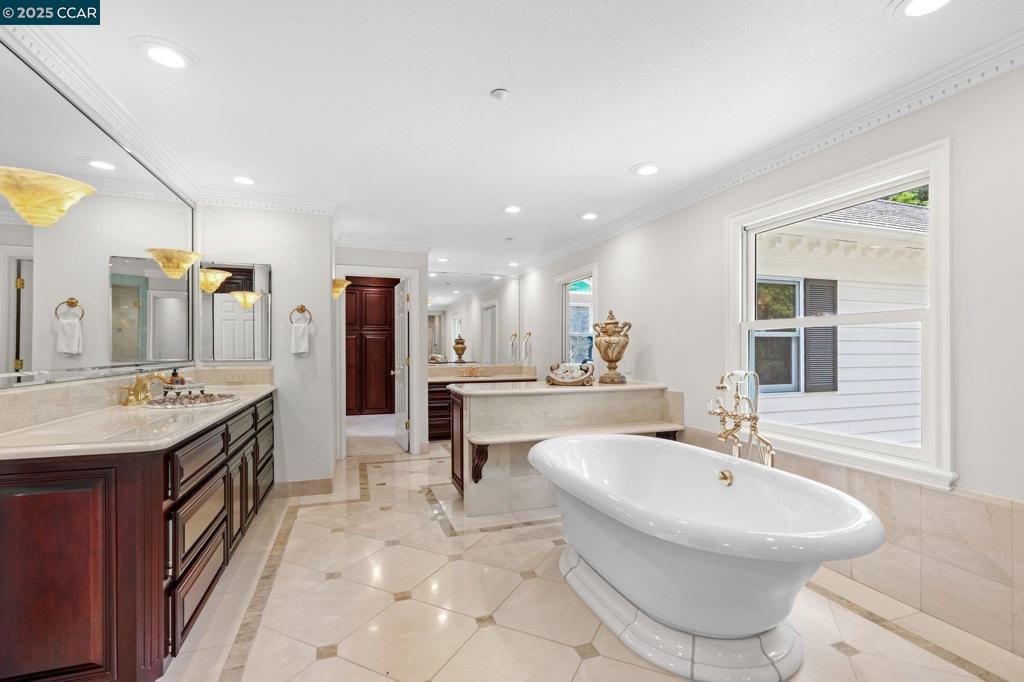 ALAMO HILLS - Residential