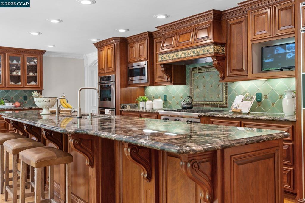 ALAMO HILLS - Residential