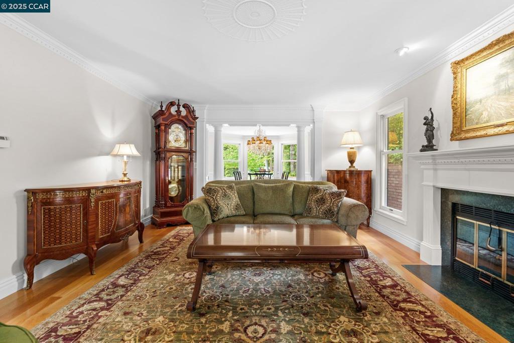 ALAMO HILLS - Residential