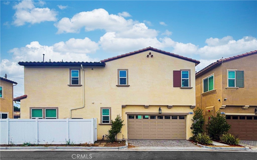 1544 W Plaza Del Amo