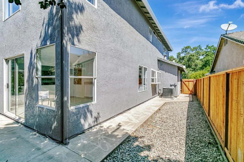 Gilroy, California 95020, United States, 4 Bedrooms Bedrooms, ,3 BathroomsBathrooms,Residential,Active,174898