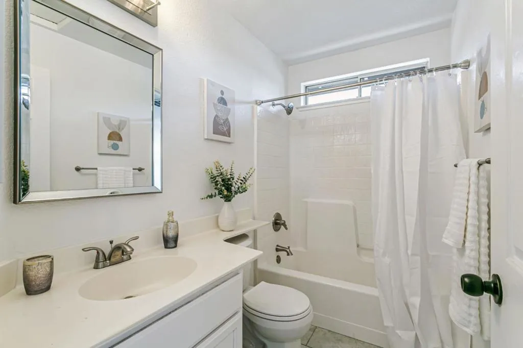 Gilroy, California 95020, United States, 4 Bedrooms Bedrooms, ,3 BathroomsBathrooms,Residential,Active,174898