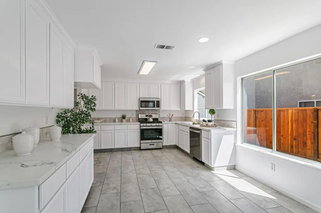 Gilroy, California 95020, United States, 4 Bedrooms Bedrooms, ,3 BathroomsBathrooms,Residential,Active,174898