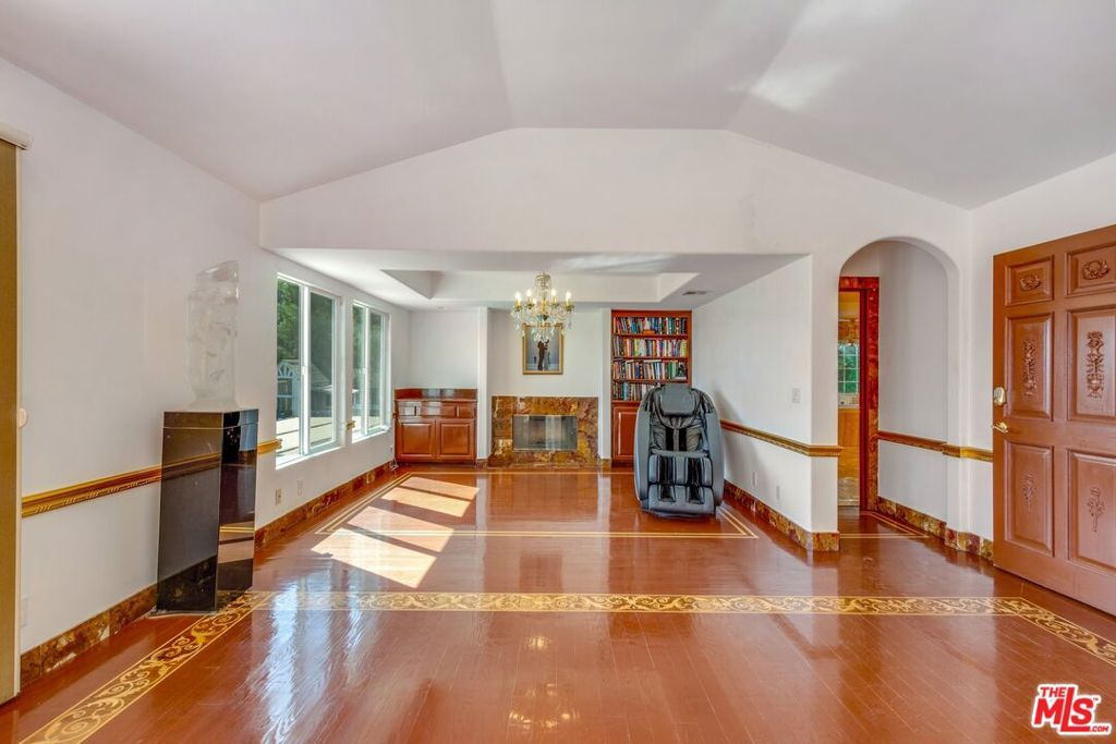 listing image 130720198484106722990