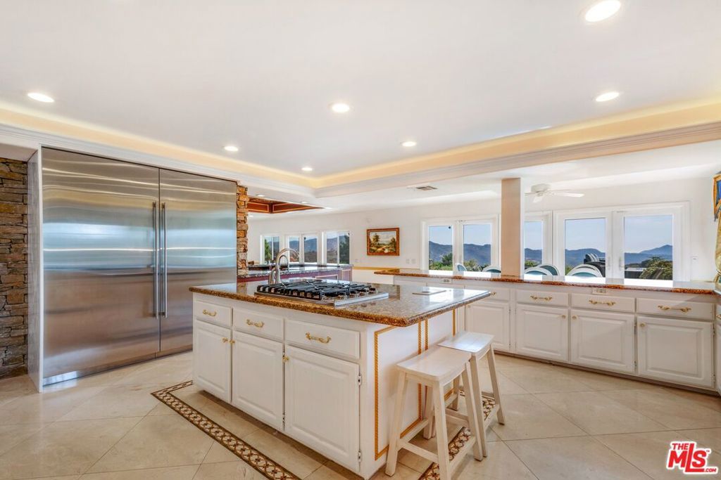 listing image 130724940115421793285