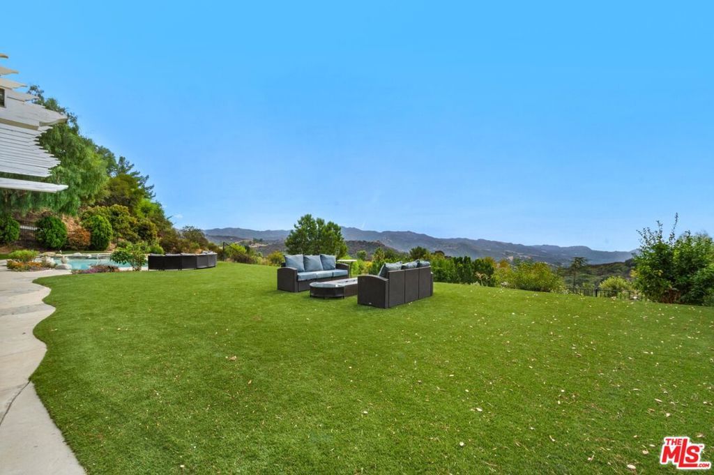 listing image 130720888497789194380
