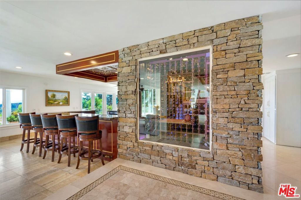 listing image 130729438697009678626