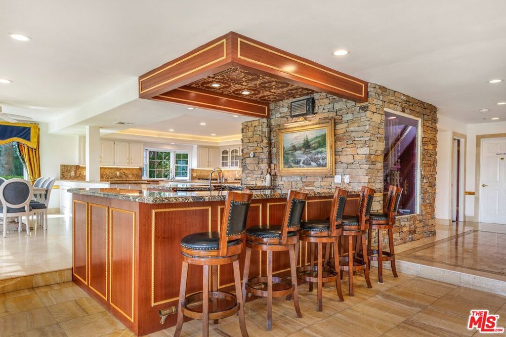 listing image 130721846173650443449
