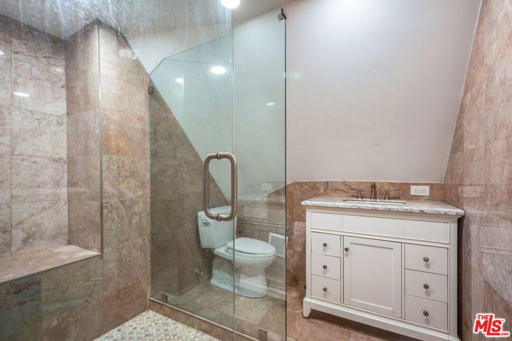 listing image 130728256813101082214