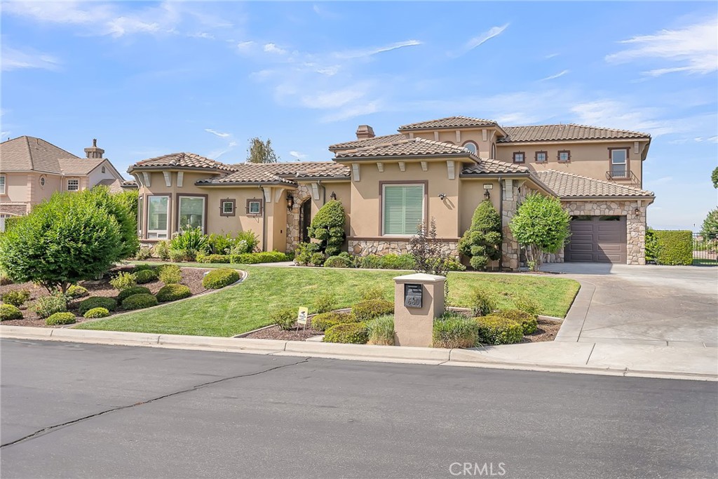 680 Pinnacle Ridge Road