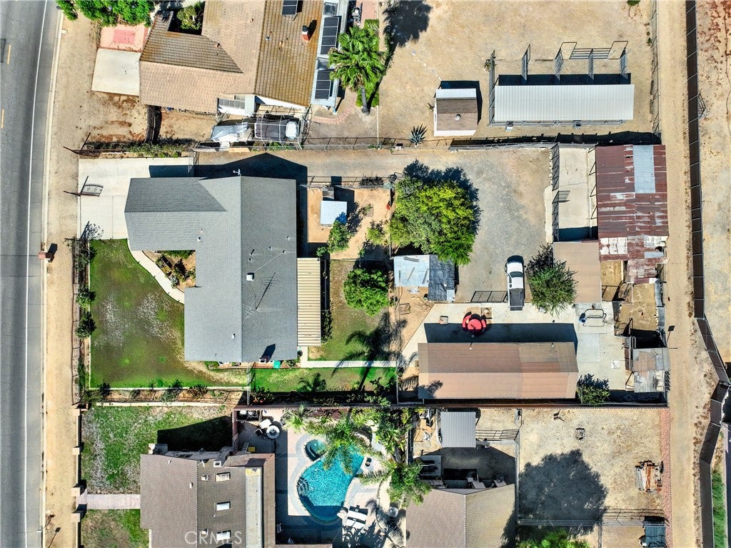 3949 BLUFF