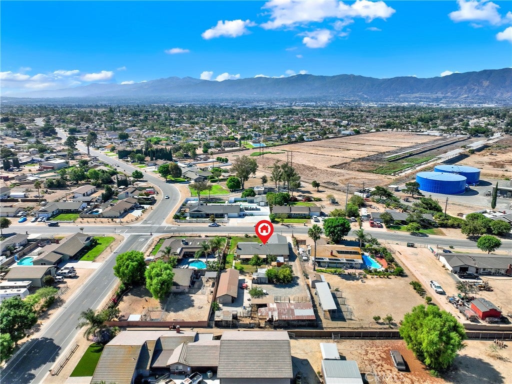 3949 BLUFF