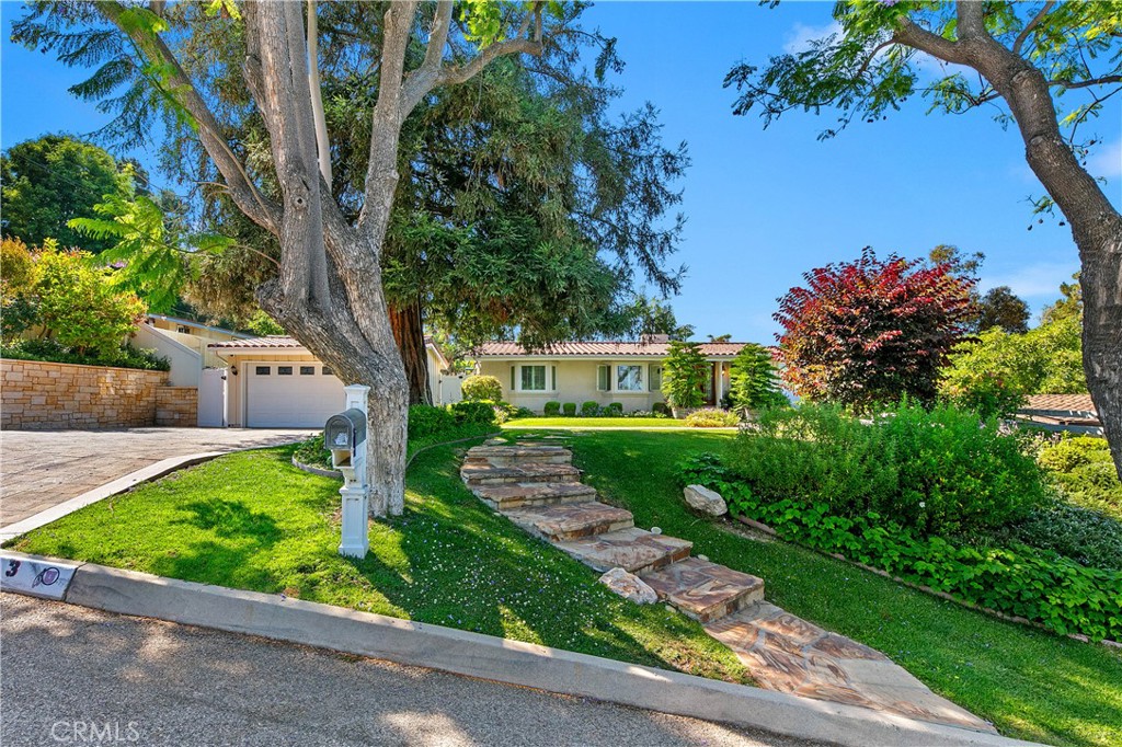 3 Gaucho Drive