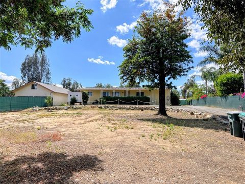 Photo of 28205 El Toro Rd, Lake Elsinore, CA 92532 (MLS # SW26071446)