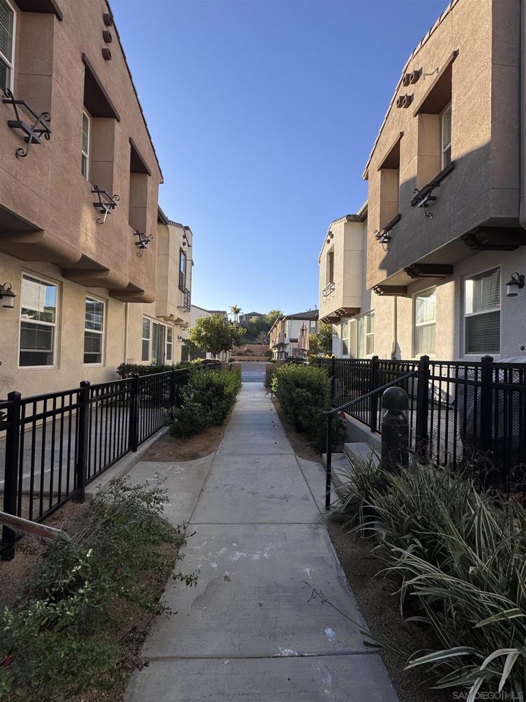 40380 Calle Real