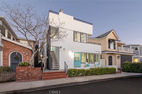 114 1/2 Onyx Newport Beach CA 92662