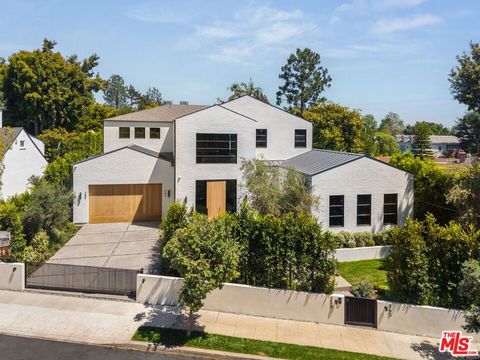 Photo of 258 Barlock Avenue, Los Angeles, CA 90049 (MLS # 25608449)