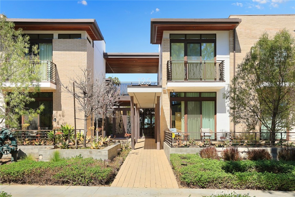 Properties 1 125 Hurlbut 209