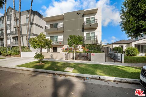Photo of 1530 S Hayworth Avenue #101, Los Angeles, CA 90035 (MLS # 26754385)