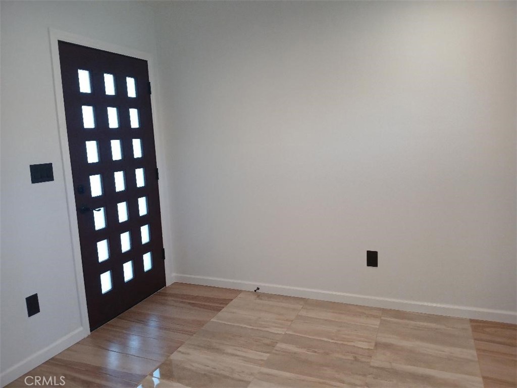 307 N Broadacres Avenue