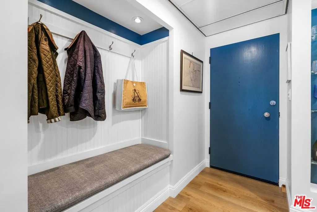 Los Angeles, California 90067, United States, 2 Bedrooms Bedrooms, ,2 BathroomsBathrooms,Residential,Active,239435