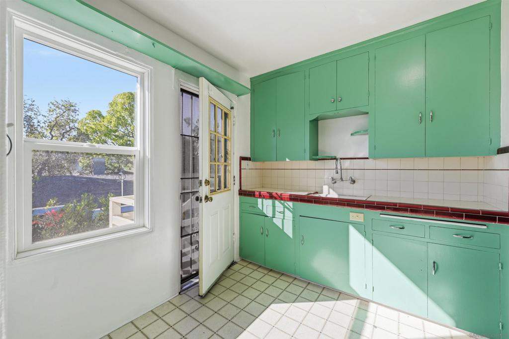 Mission Hills - Residential Income