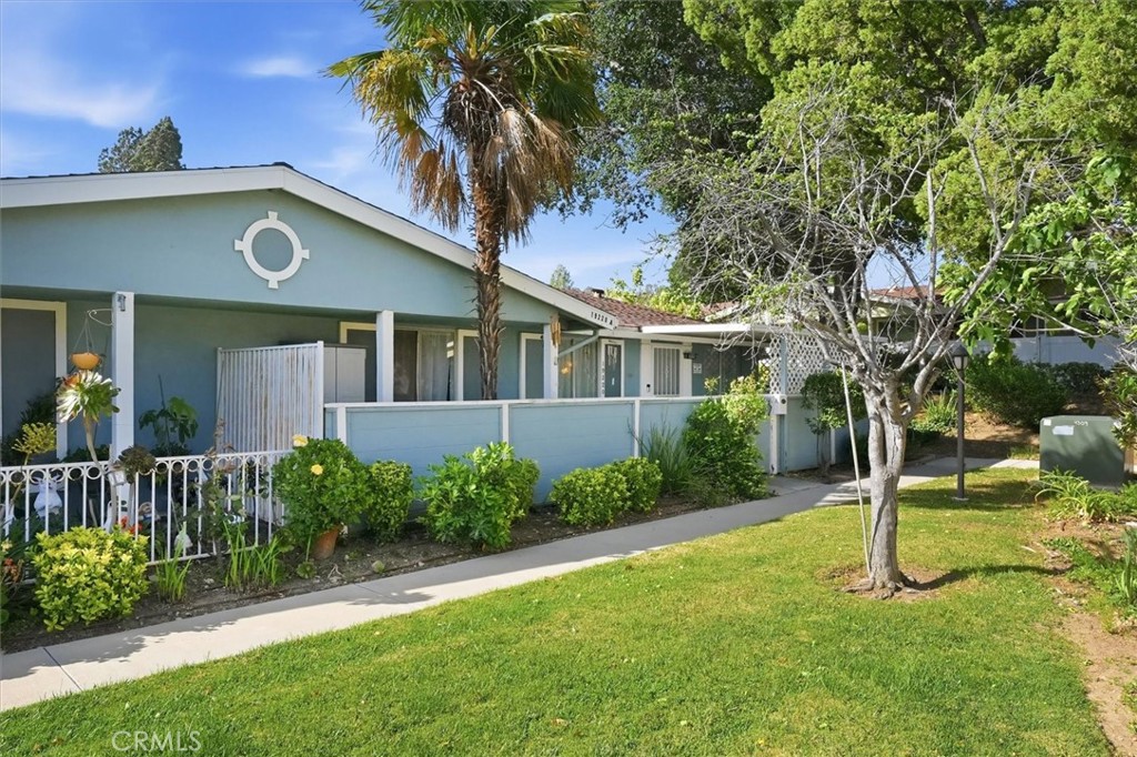 Properties 4 19220 Avenue Of The Oaks A