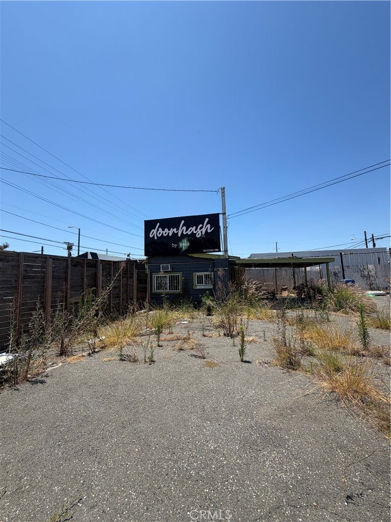 901 W Anaheim