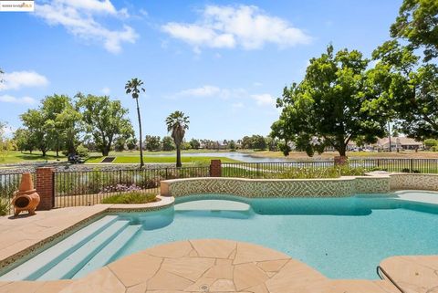 Photo of 2244 Colonial Ct, Discovery Bay, CA 94505 (MLS # 41105506)