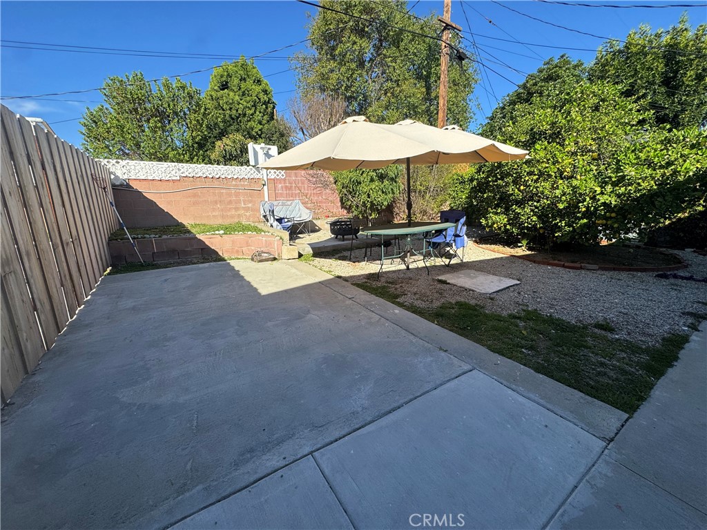 6439 1/2 Graves Avenue