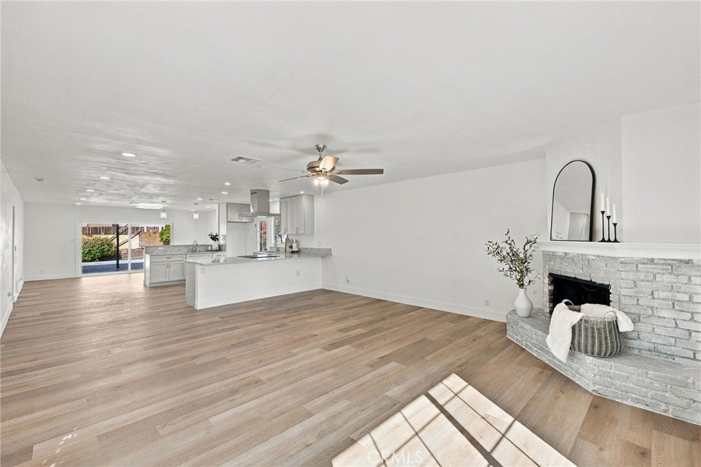421 Brookhaven Dr