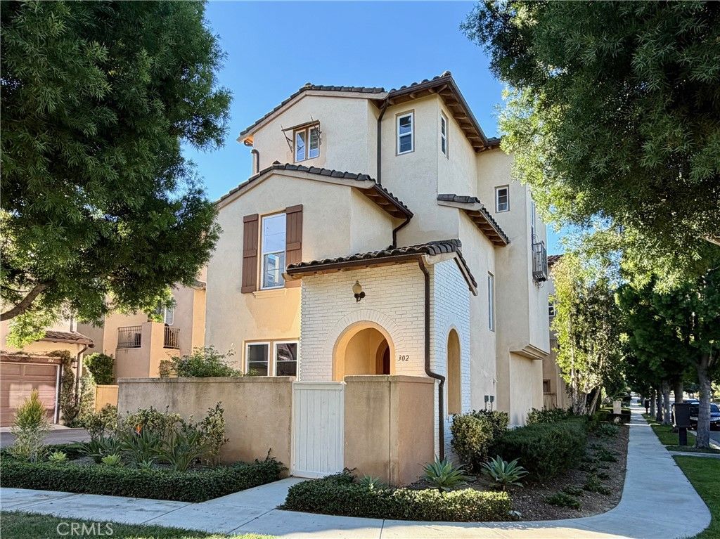 Photo of 302 Tall Oak, Irvine, CA 92603 (MLS # OC26013542)