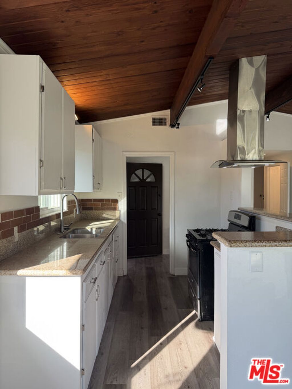 Photo of 281 Stanton Street #1, Pasadena, CA 91103 (MLS # 26642275)