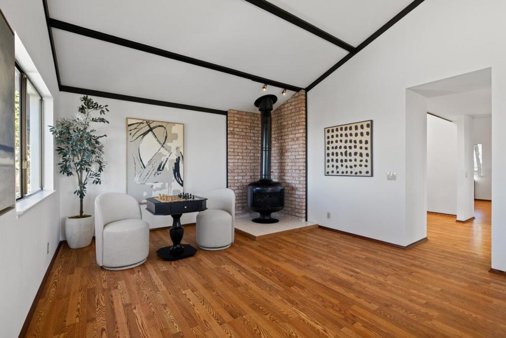 207 Beverly Place