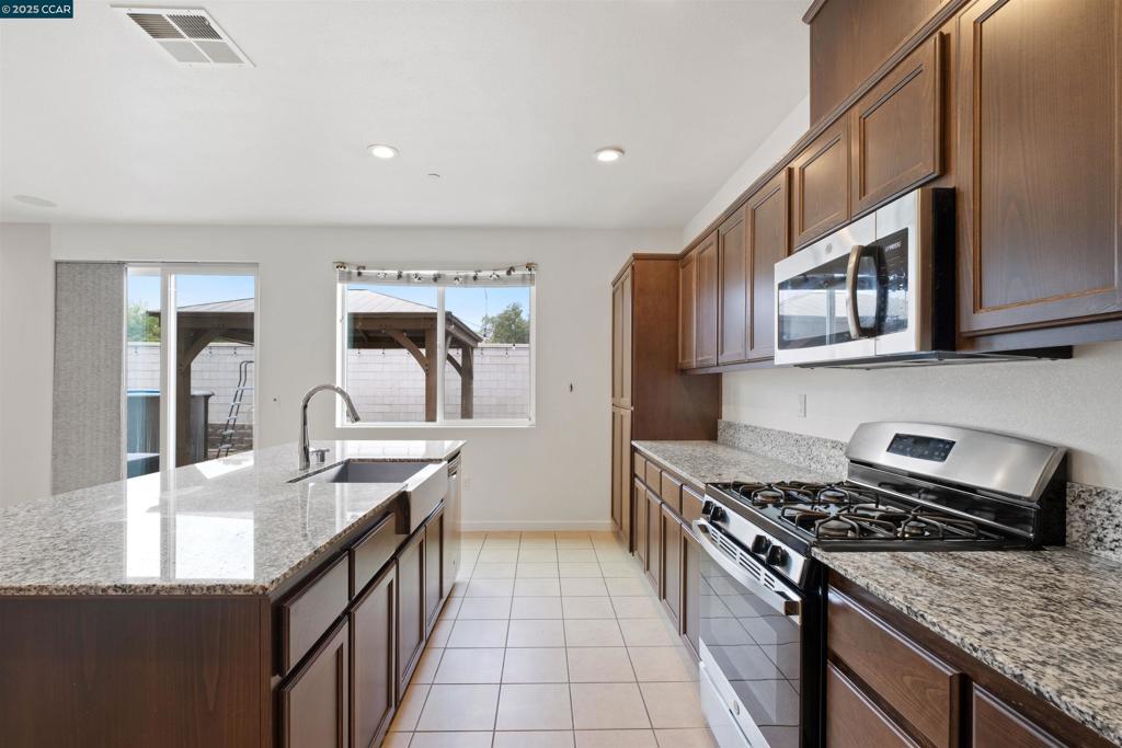 ADOBE RIDGE - Residential