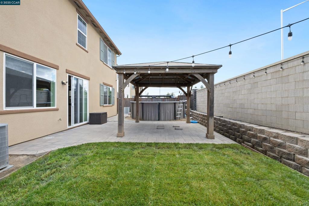 ADOBE RIDGE - Residential