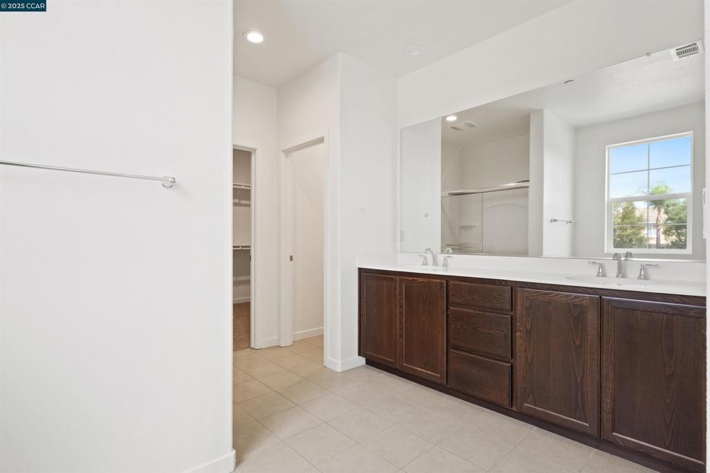 ADOBE RIDGE - Residential