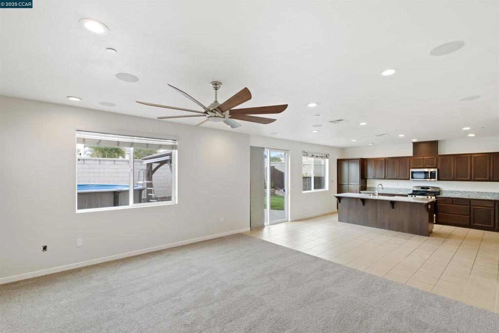 ADOBE RIDGE - Residential
