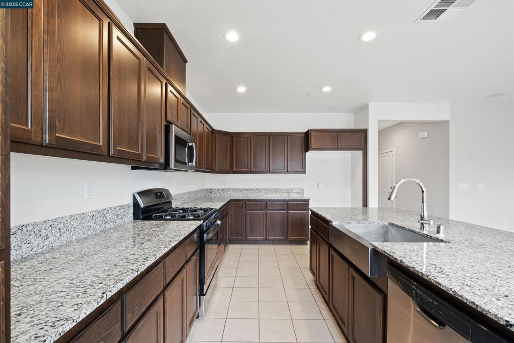 ADOBE RIDGE - Residential