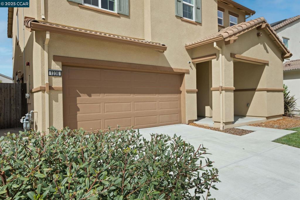 ADOBE RIDGE - Residential
