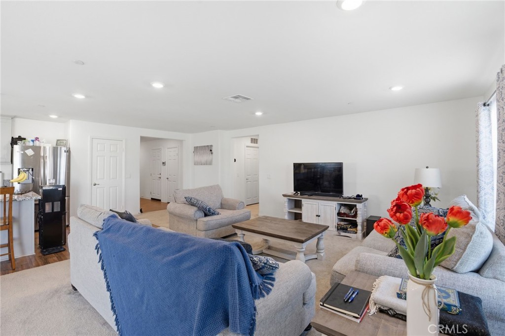 2113 E Donatello Street