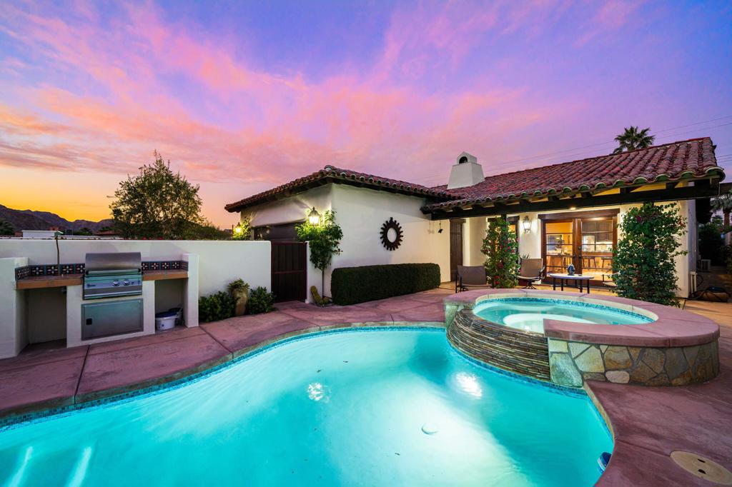 52320 Avenida Montezuma