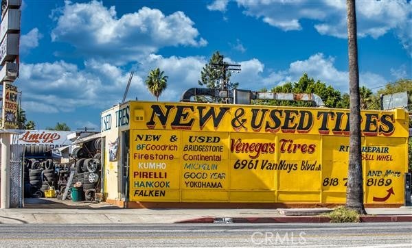 6961 Van Nuys