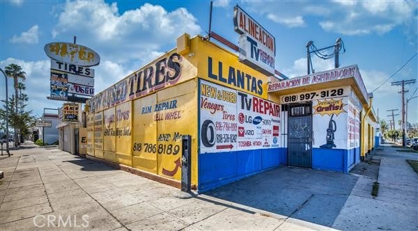 6961 Van Nuys