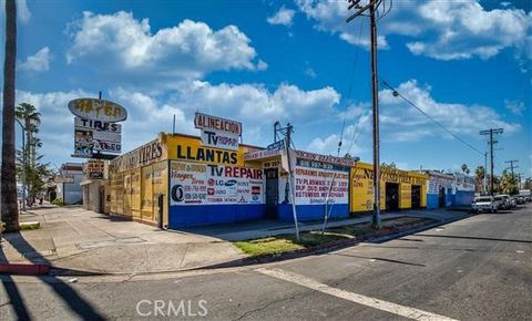 Photo of 6961 Van Nuys Blvd, Van Nuys, CA 91405 (MLS # SR26095234)