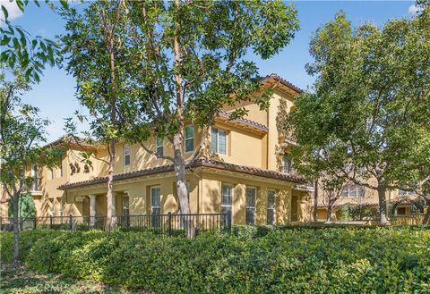 Photo of 43 Long Meadow Mdw, Irvine, CA 92620 (MLS # OC26021642)