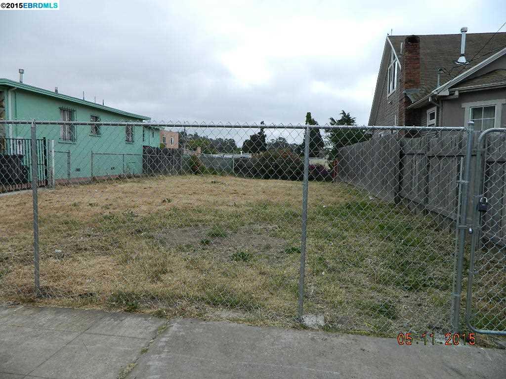 Ready to build! Great location to build your dream home in a well-established neighborhood with E-Z access to 580 freeway. Per tax record zoned for SFR, buyer to check with city, may have utilities. Was a SFR destroyed by fire in 2012.No Warranties or Guarantees,