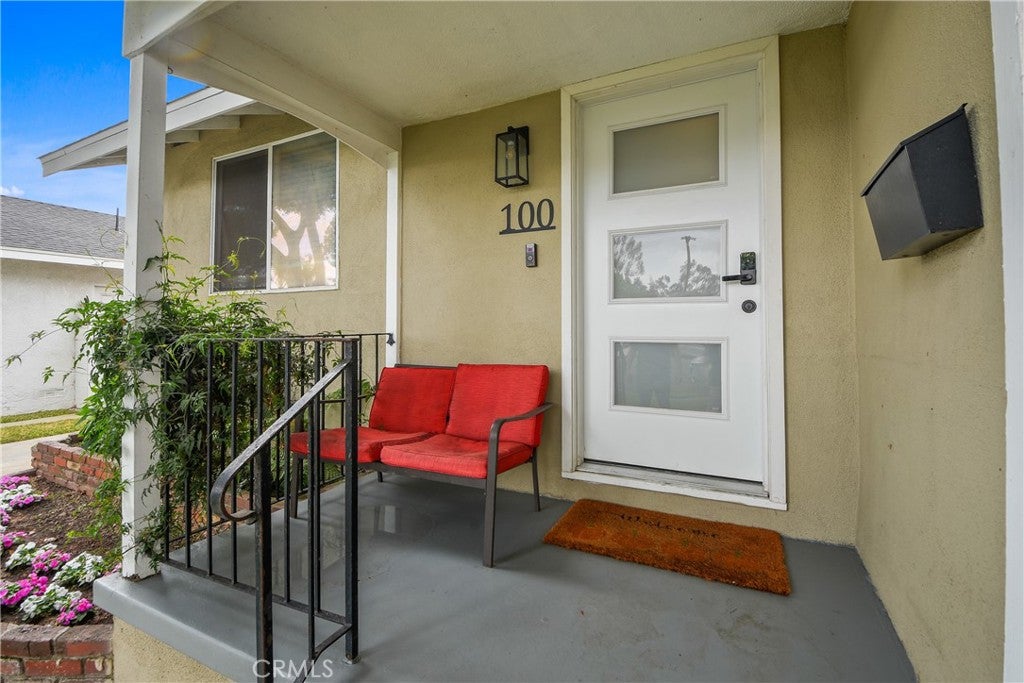 100 W Bort Street