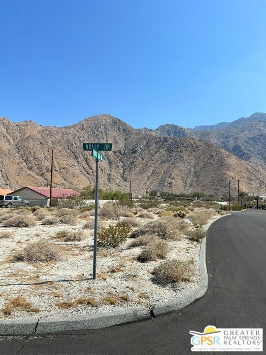 60195 Holly Drive